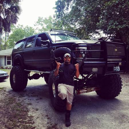  2000 ford 4x4 V10 Excursion Mud truck - $20000 (FL)